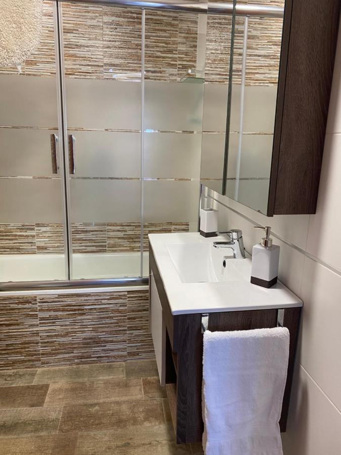 Apartamento Andalucia - Sea View, Beach, Marina, Lift & Free Parking Гарруча Экстерьер фото