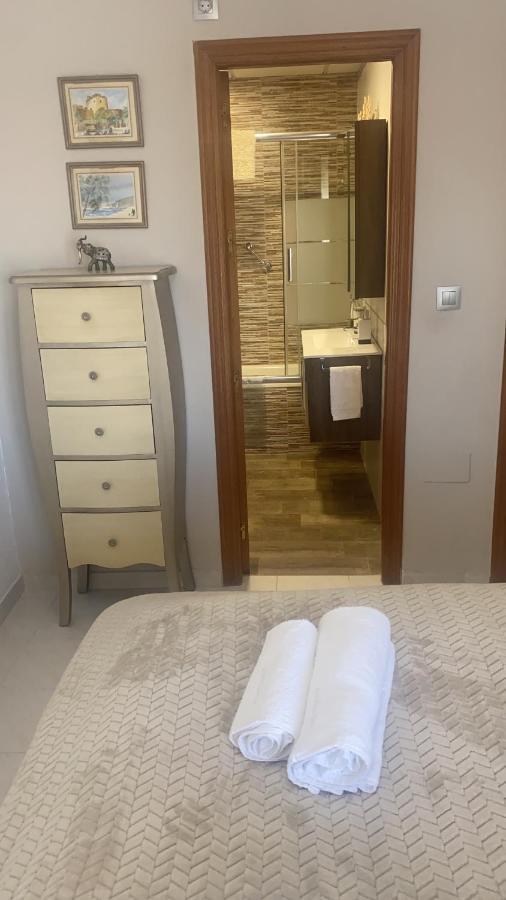 Apartamento Andalucia - Sea View, Beach, Marina, Lift & Free Parking Гарруча Экстерьер фото